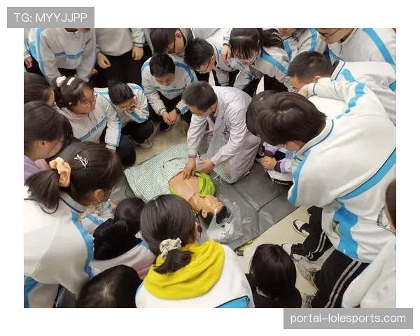 文化视角:西甲俱乐部联合开展“足球进校园”活动,关注青少年心理健康 文化视角:西甲俱乐部联合开展“足球进校园”活动,关注青少年心理健康